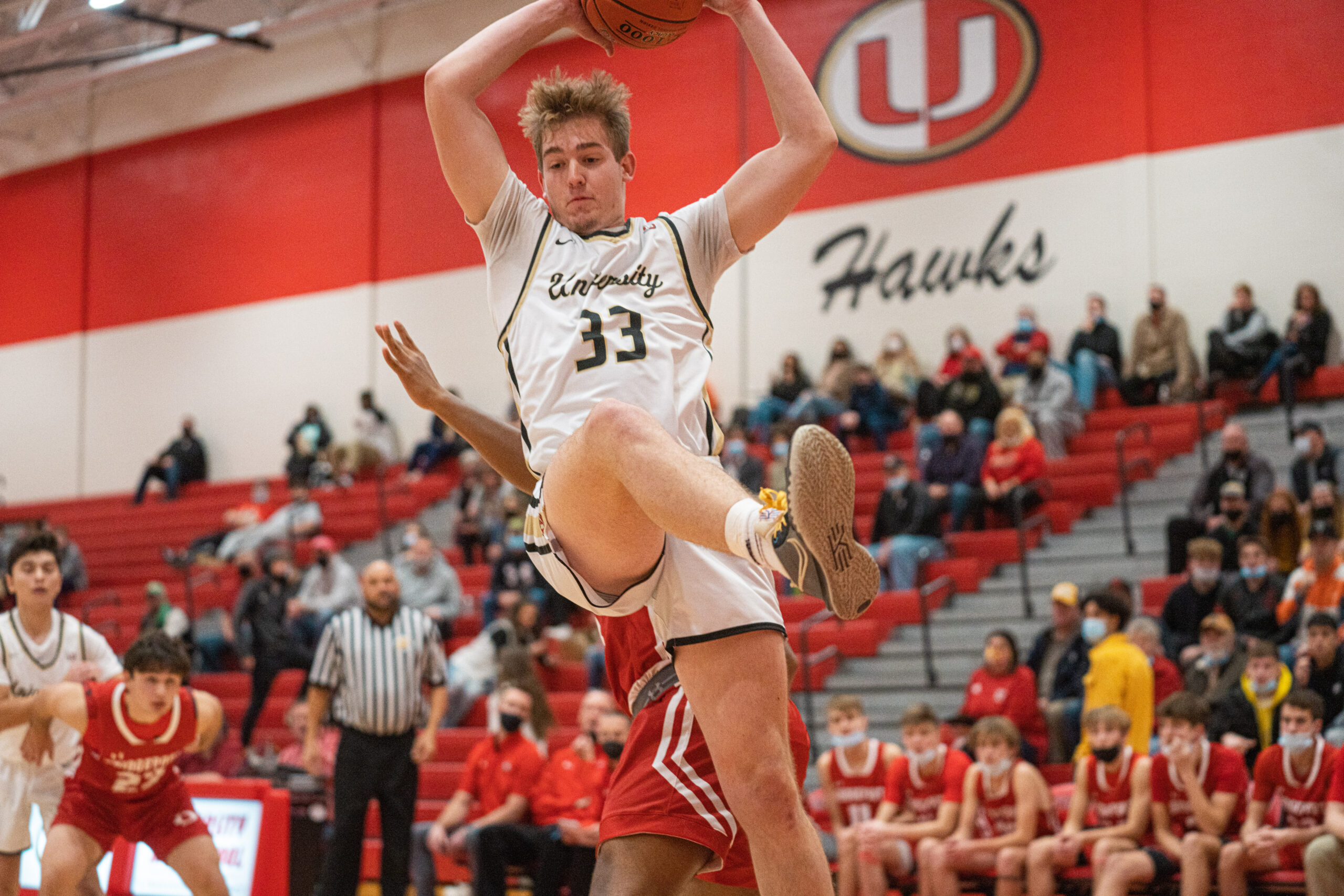 University High shows off matchup zone to hold down Bridgeport shooters